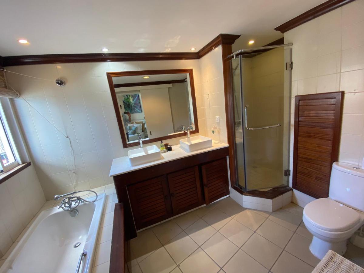 Grand Baie Beach Penthouse Екстериор снимка