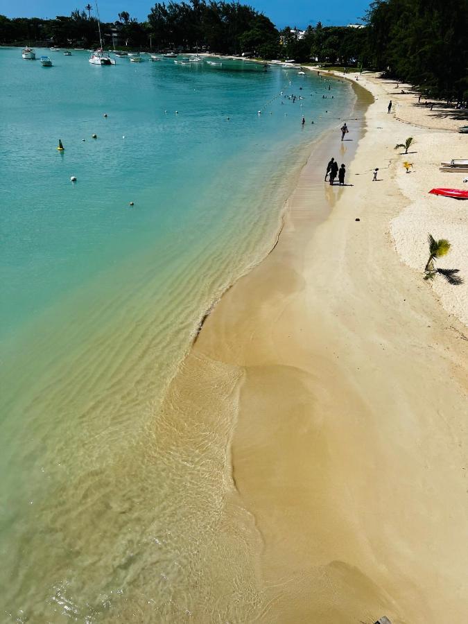 Grand Baie Beach Penthouse Екстериор снимка