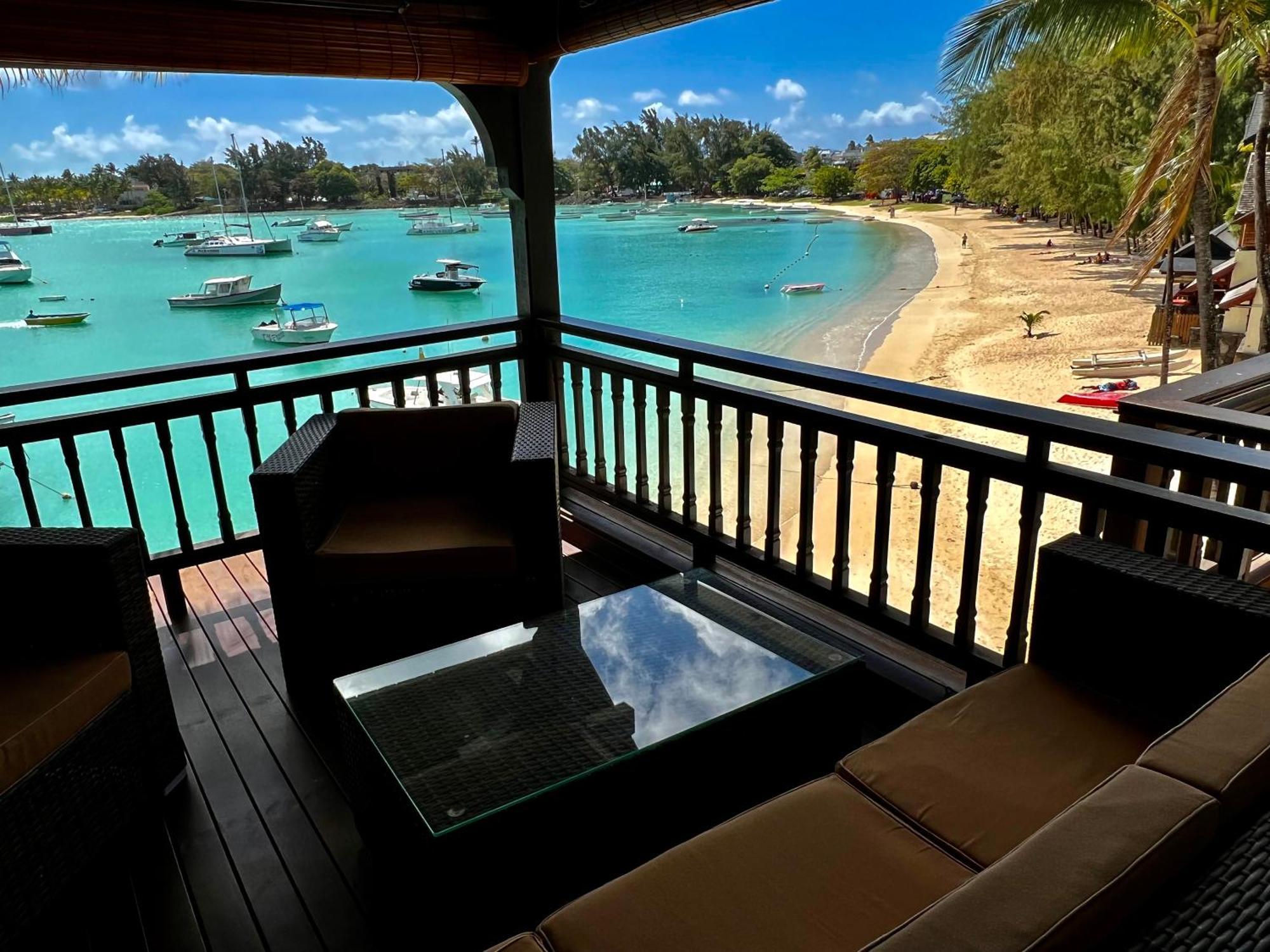 Grand Baie Beach Penthouse Екстериор снимка